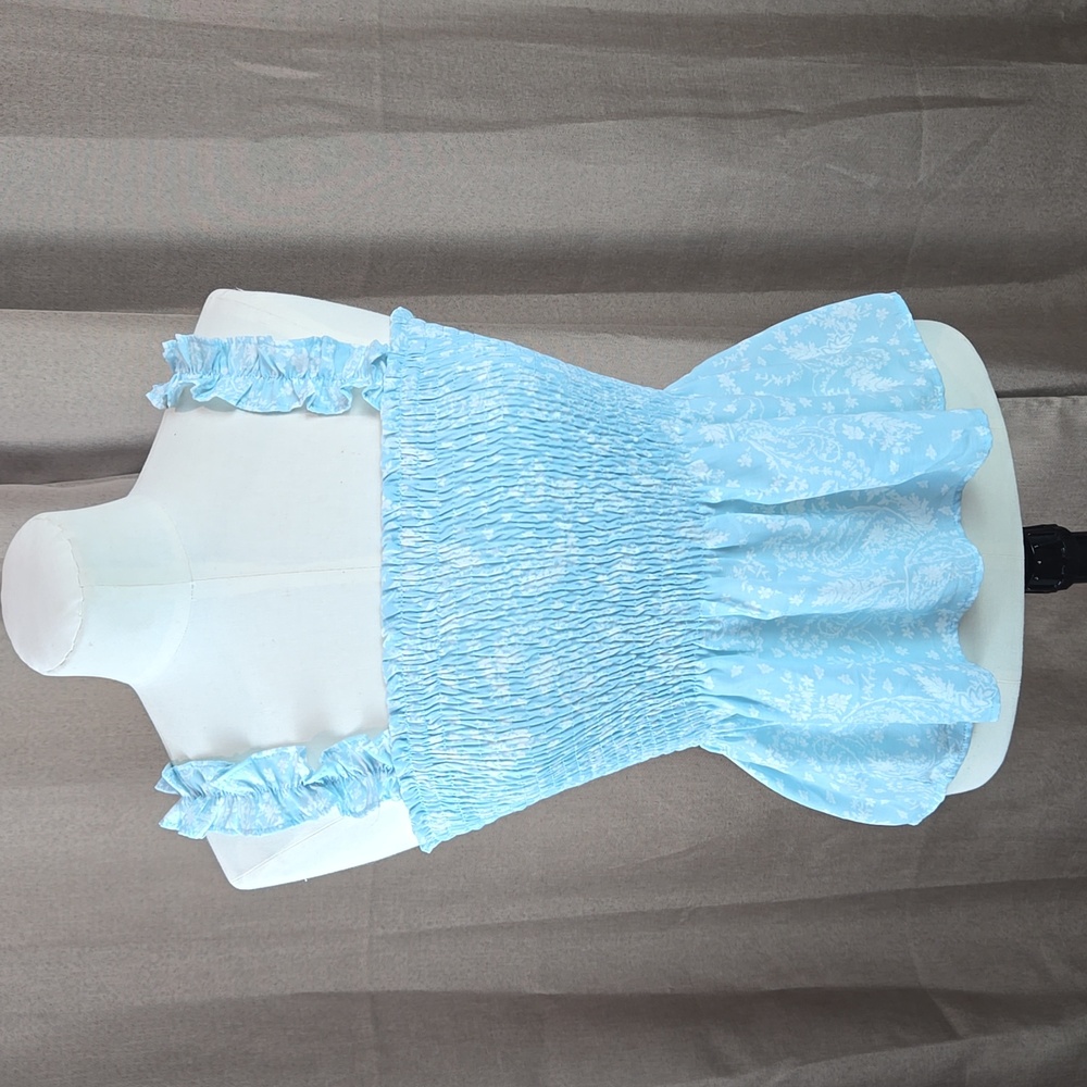 Paper Crane blue white floral smocked peplum ruffle sleeveless top coquette M